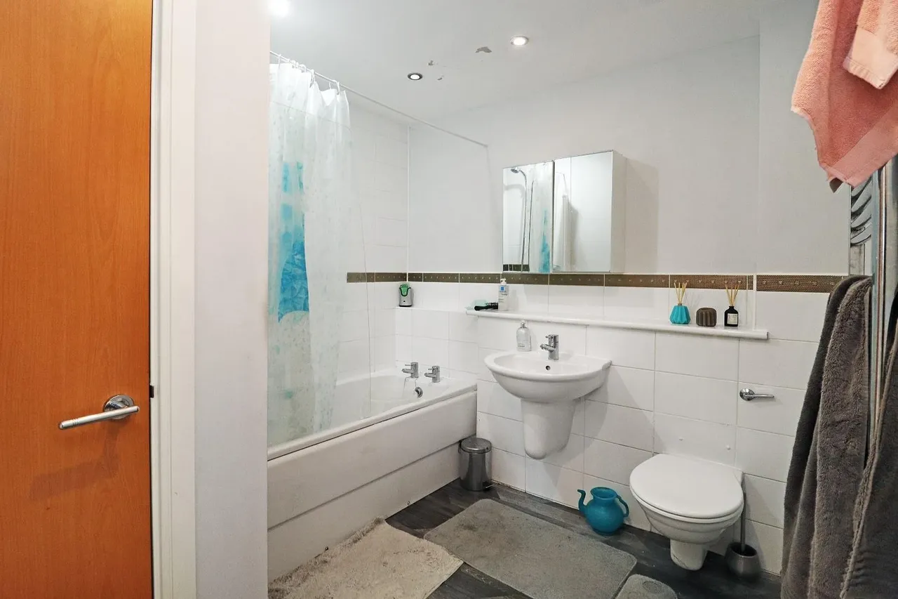 Lynton Grove, Timperley WA15 7GP, photo 10
