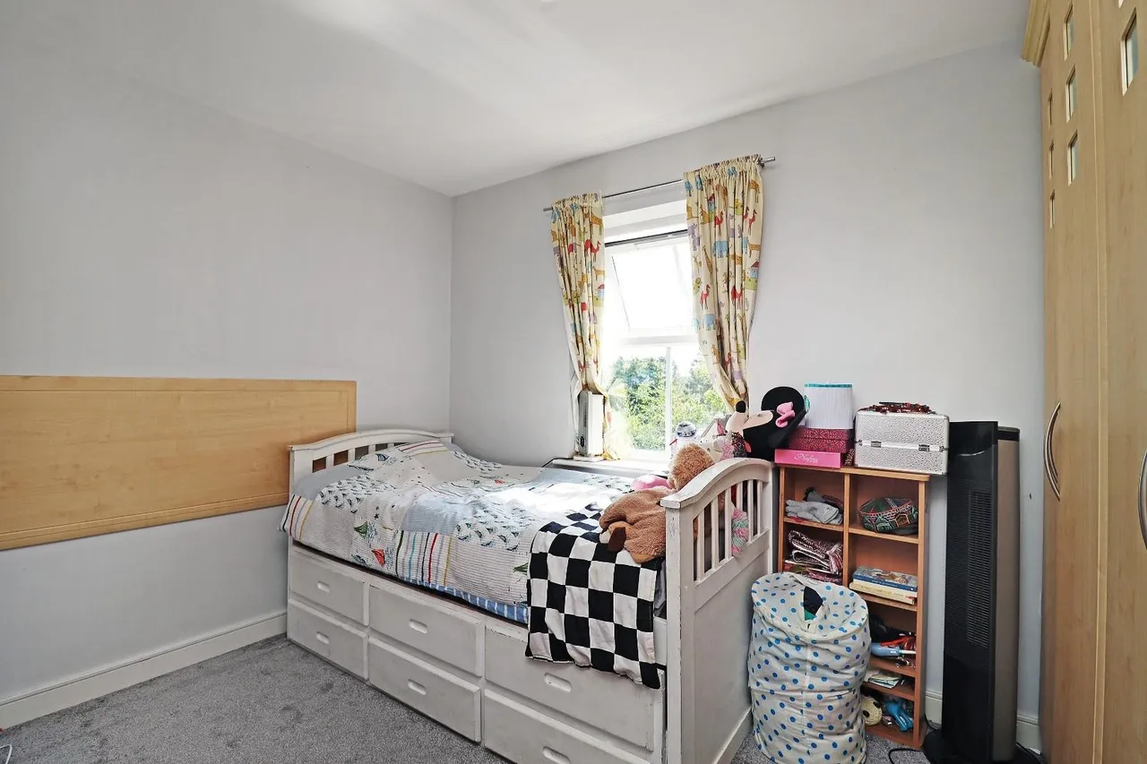 Lynton Grove, Timperley WA15 7GP, photo 9