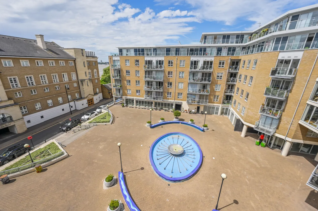 Flat 43 Adriatic Building, 51 Narrow Street, London, photo 5