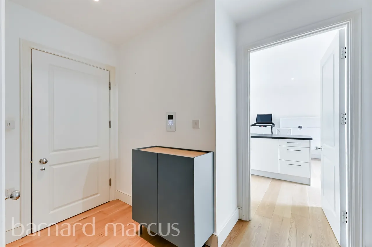 Oakhill Road, London, photo 9