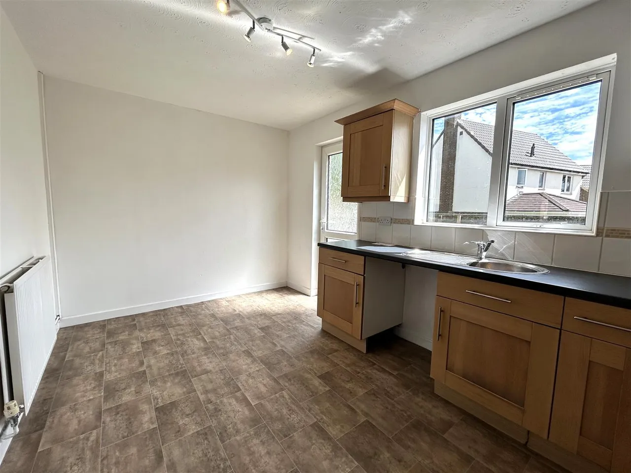 Castlehaven Close, Chippenham, SN15, photo 4