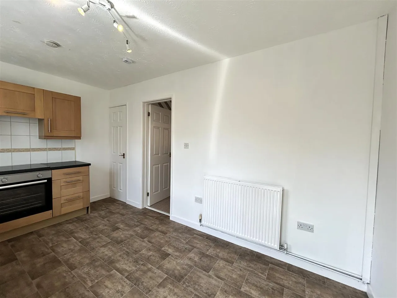 Castlehaven Close, Chippenham, SN15, photo 5