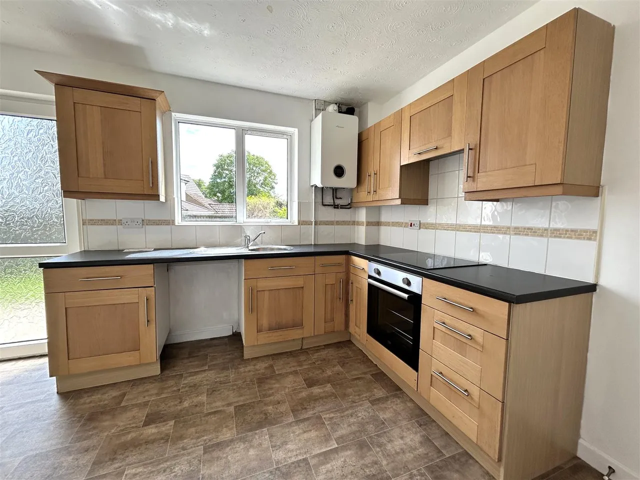 Castlehaven Close, Chippenham, SN15, photo 3