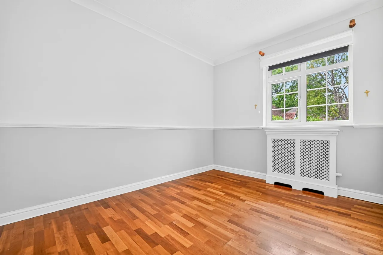 Harts Grove, Woodford Green, IG8, photo 26