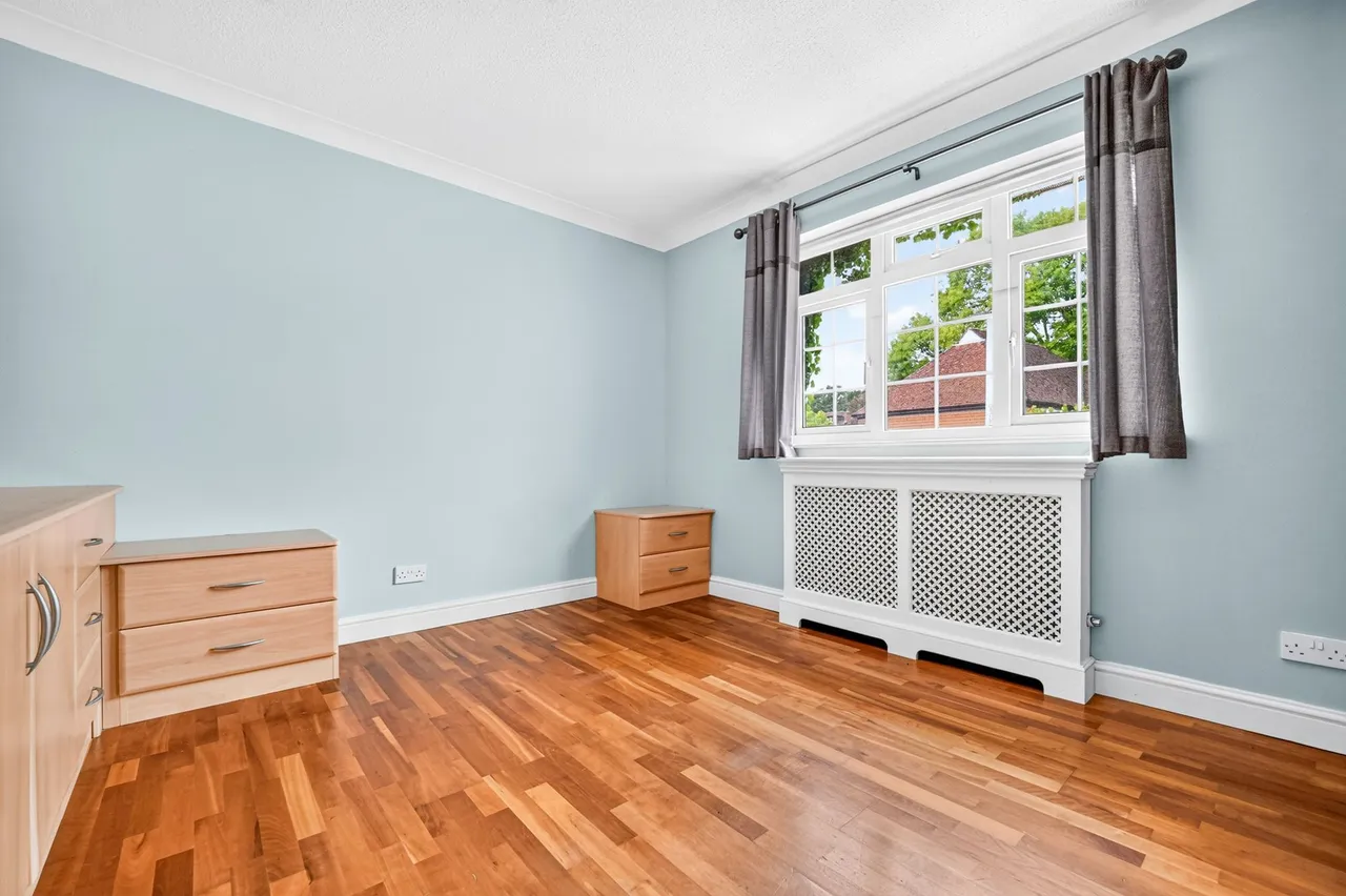 Harts Grove, Woodford Green, IG8, photo 28