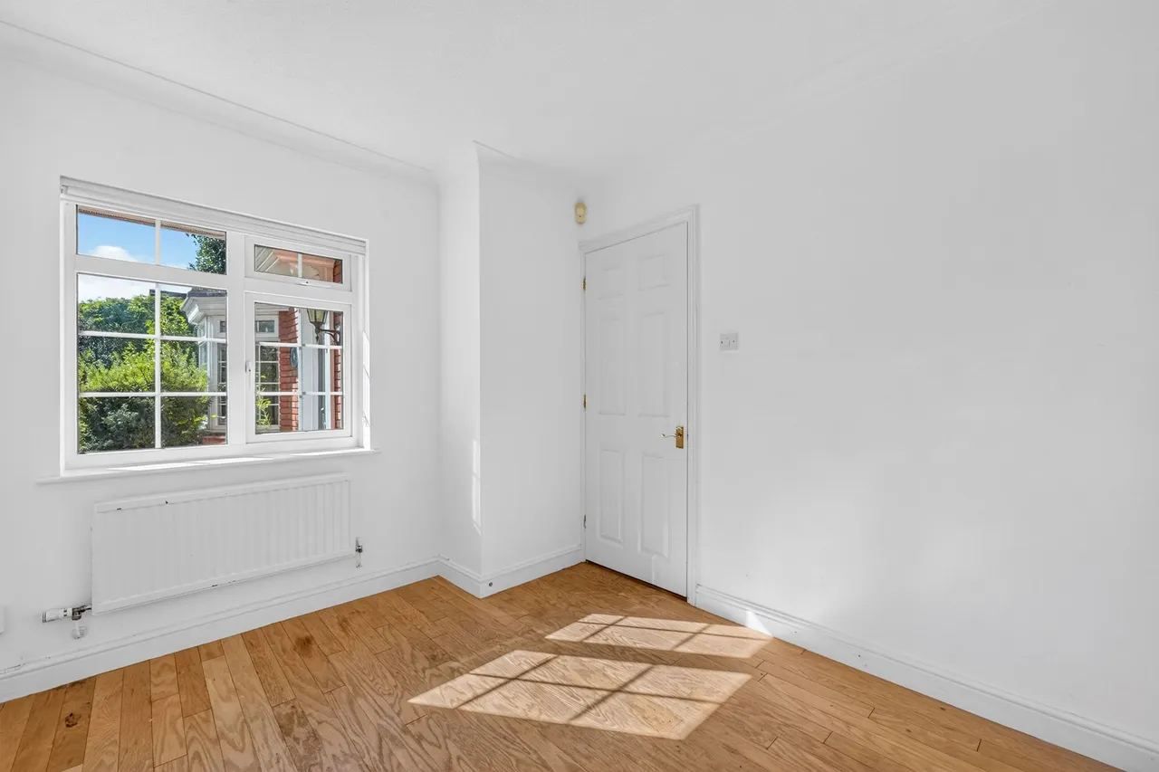 Harts Grove, Woodford Green, IG8, photo 13