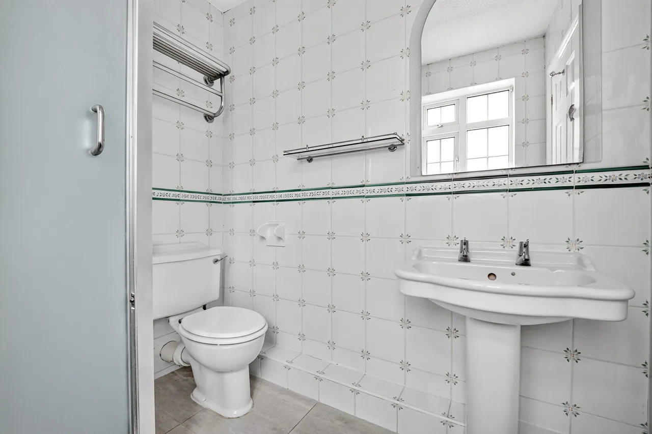 Harts Grove, Woodford Green, IG8, photo 25