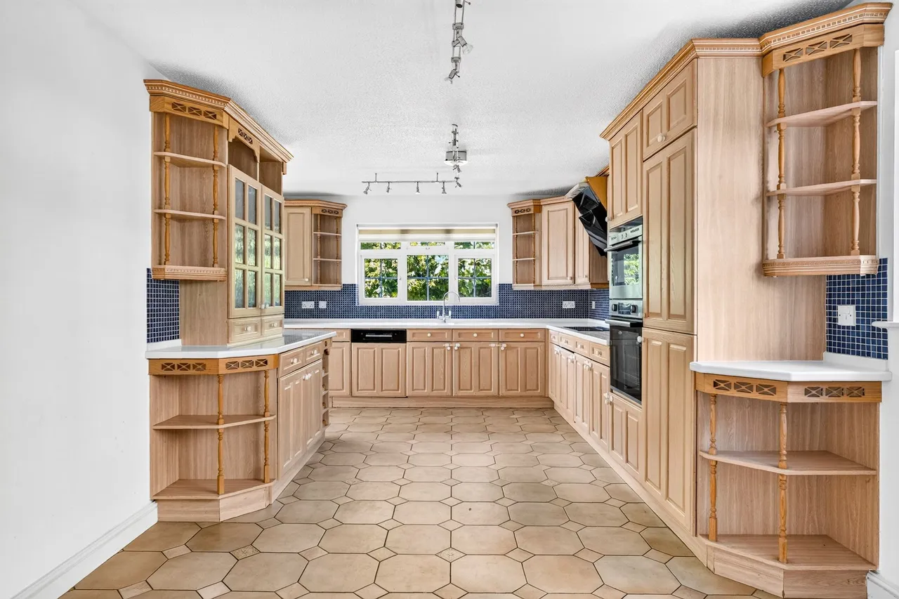 Harts Grove, Woodford Green, IG8, photo 3