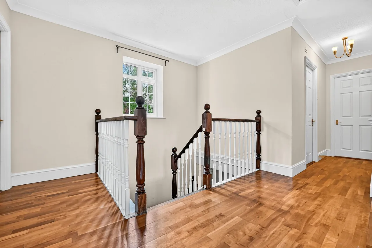 Harts Grove, Woodford Green, IG8, photo 22