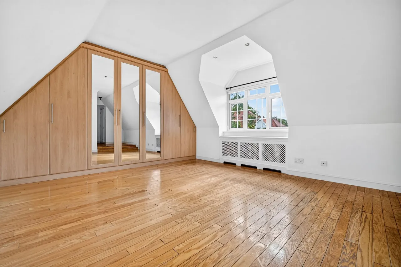 Harts Grove, Woodford Green, IG8, photo 23