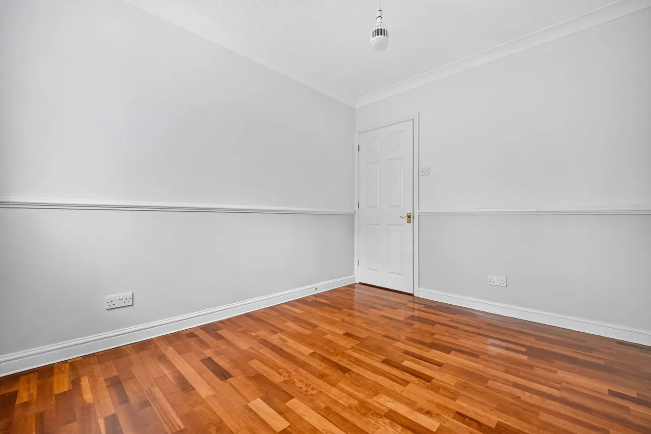 Harts Grove, Woodford Green, IG8, photo 27