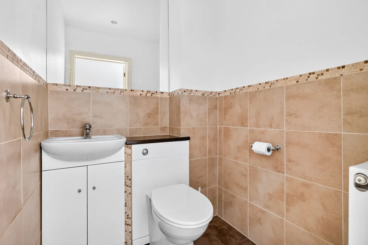 Harts Grove, Woodford Green, IG8, photo 21
