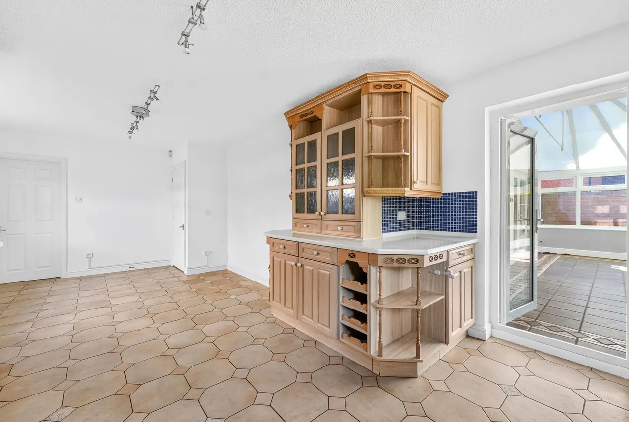 Harts Grove, Woodford Green, IG8, photo 19