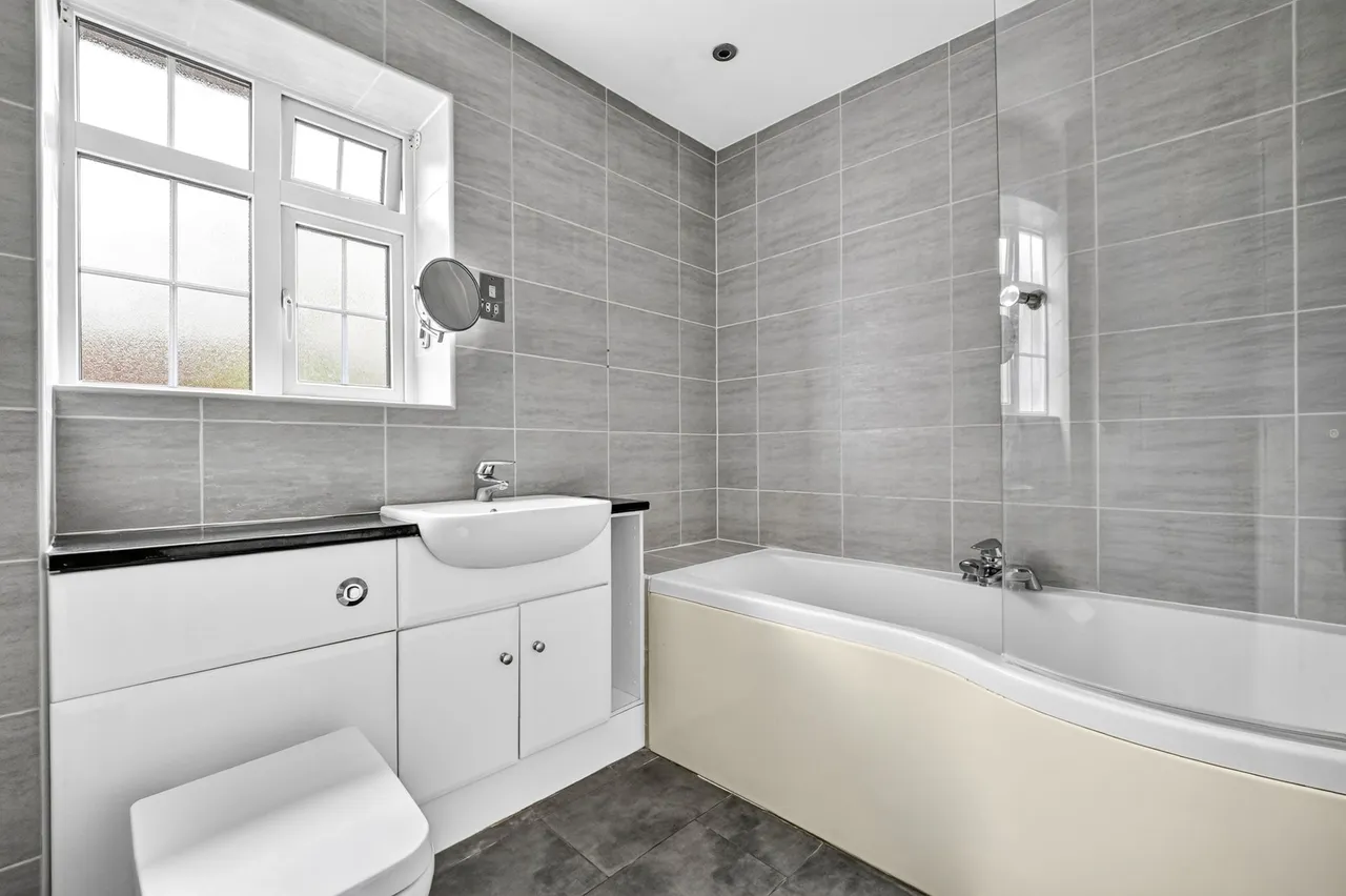 Harts Grove, Woodford Green, IG8, photo 36