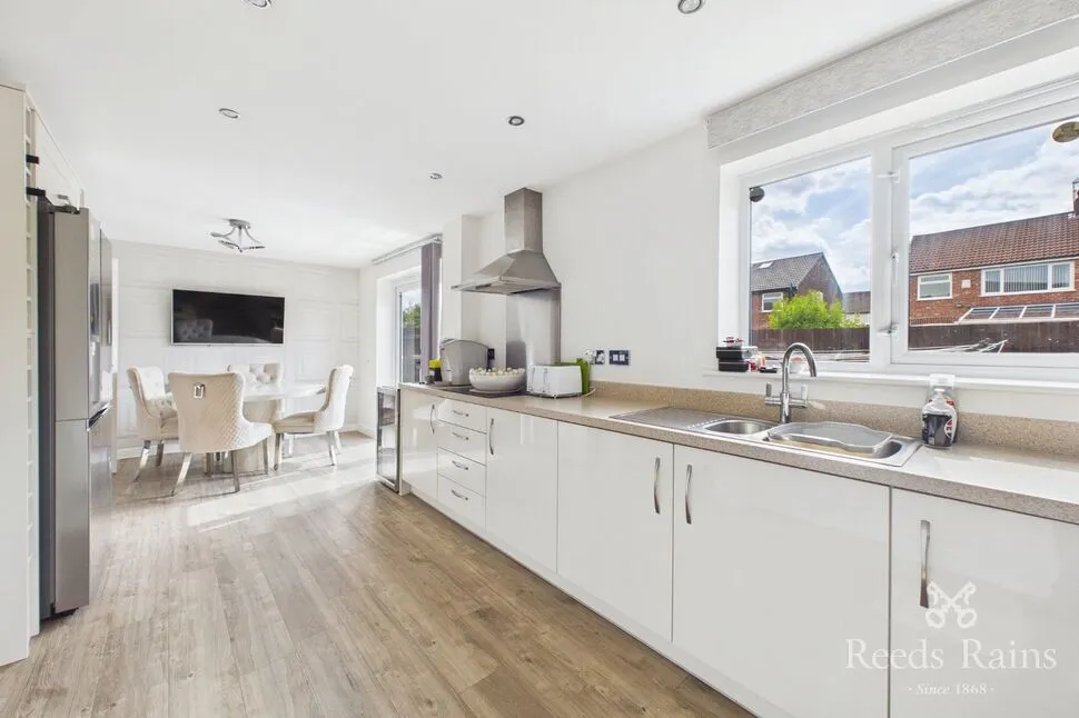 Raisbeck Road, Offerton, Cheshire, SK2, photo 7