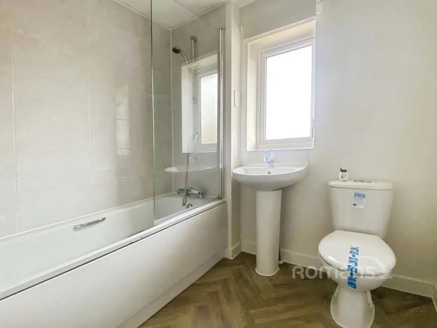 Martingale Grove, Arborfield Green, RG2, photo 7