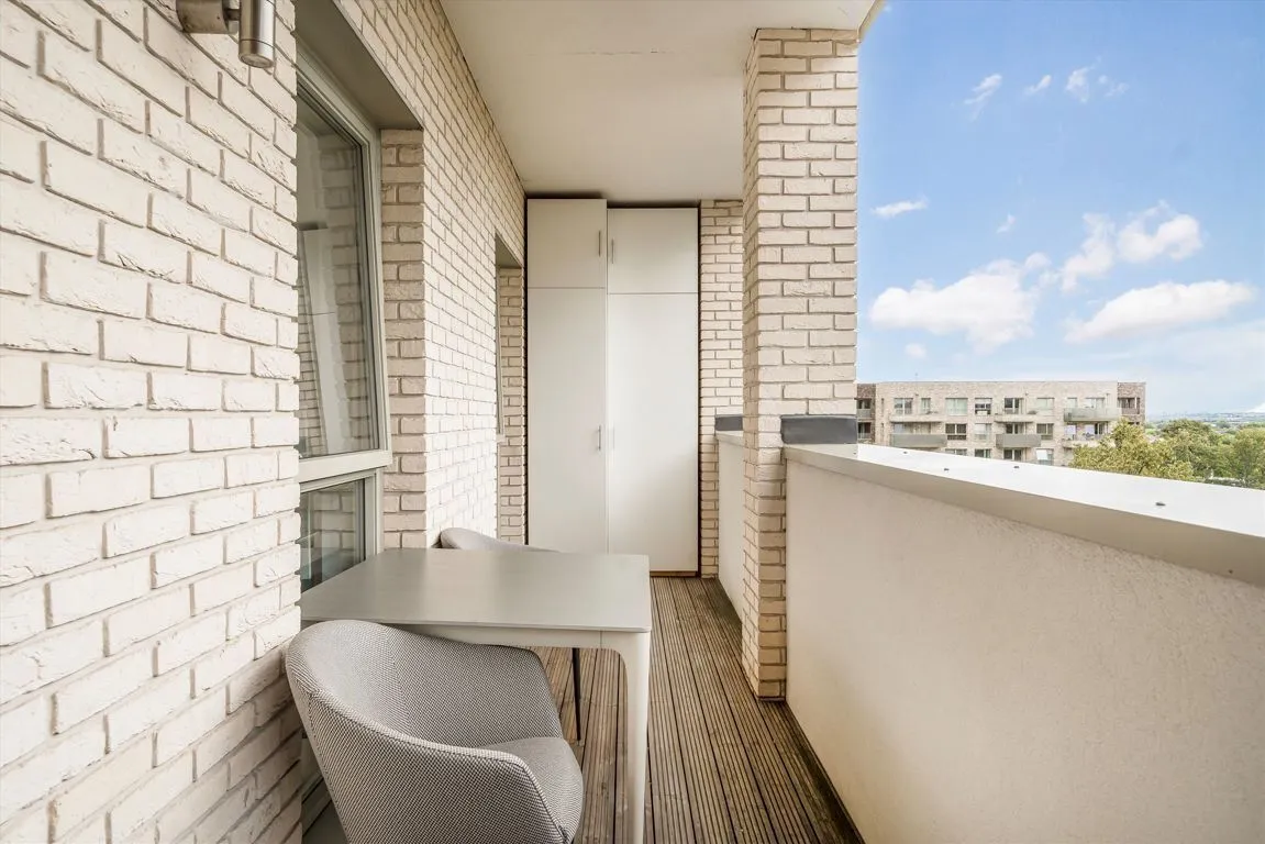 Avenue Road, W3, photo 7