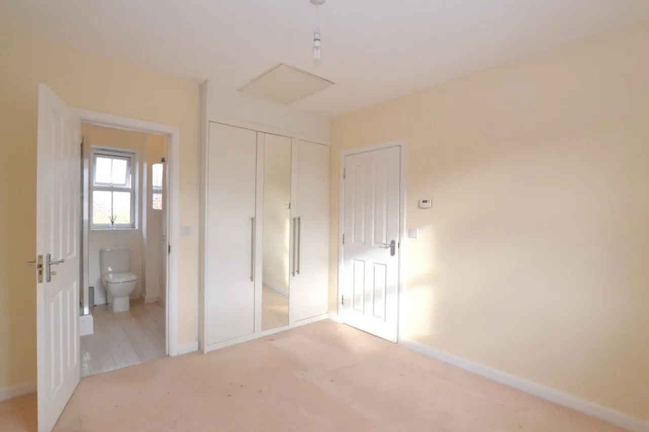 Knaresborough Drive, Grantham, photo 11