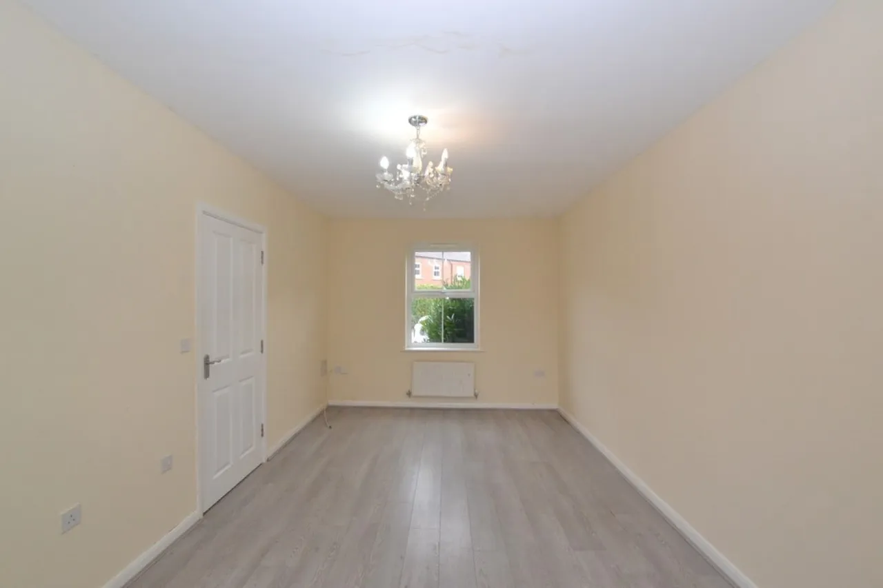 Knaresborough Drive, Grantham, photo 10