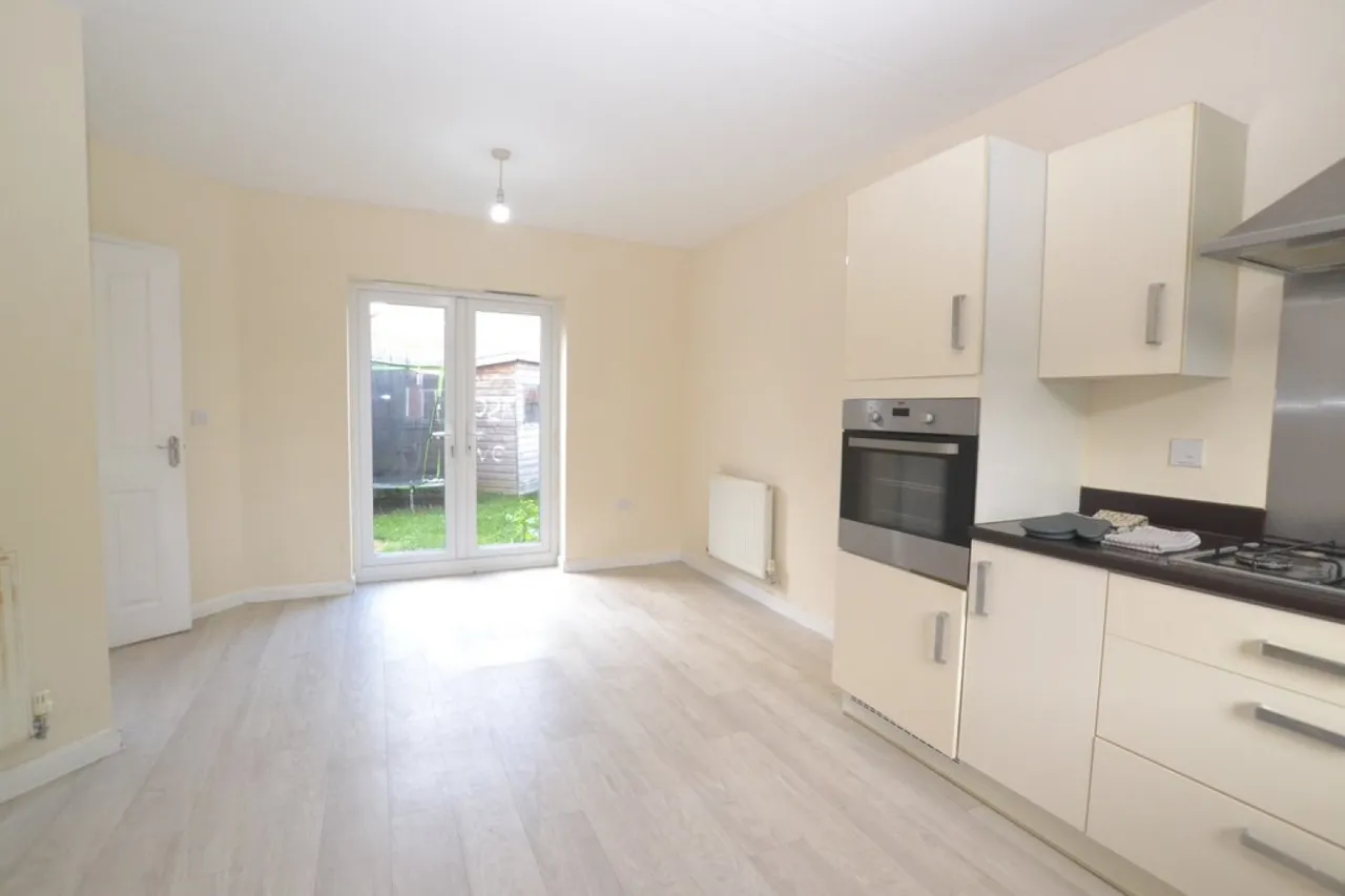 Knaresborough Drive, Grantham, photo 2