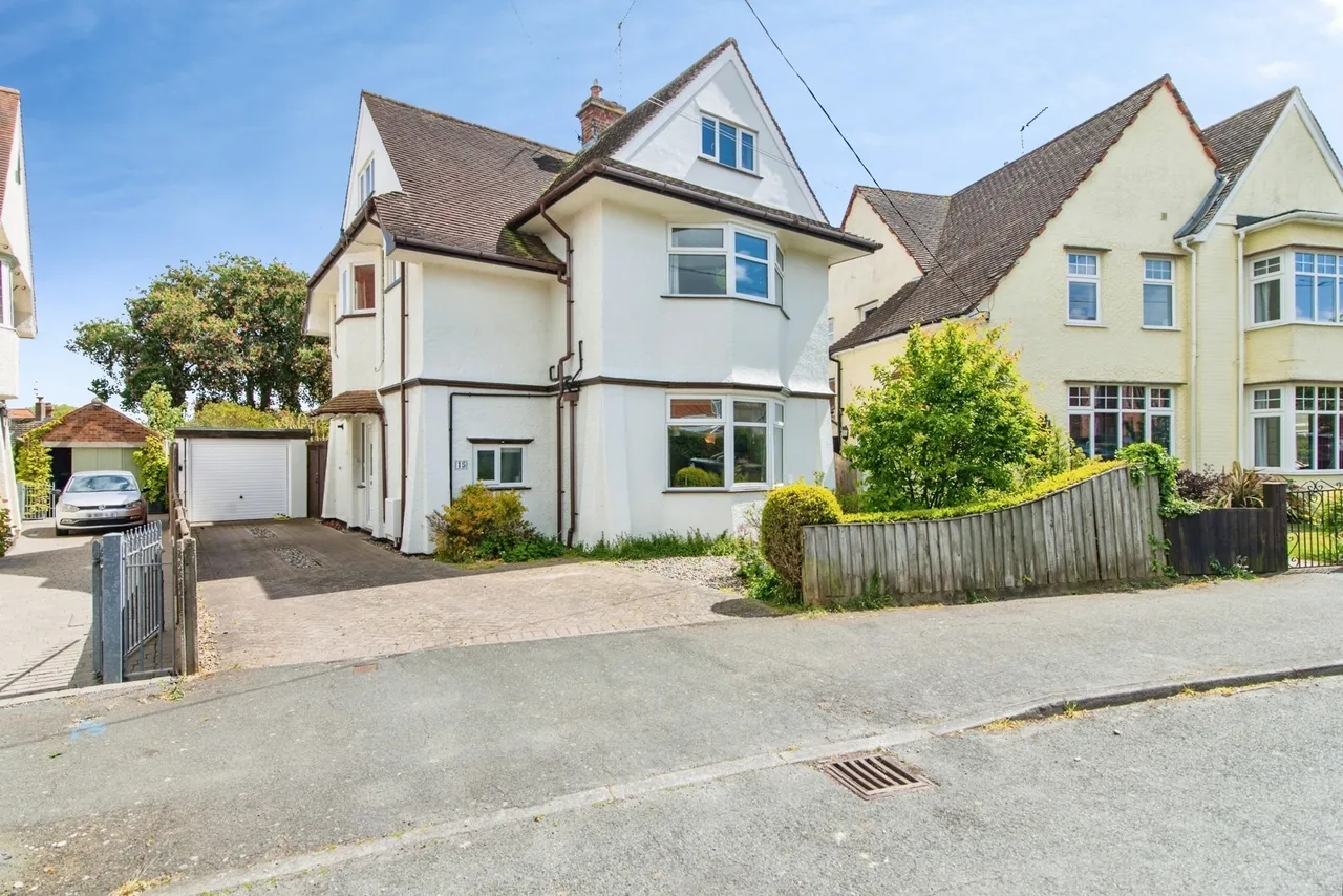 5 bed house for sale — Upper Grange Road, Beccles, Suffolk, NR34