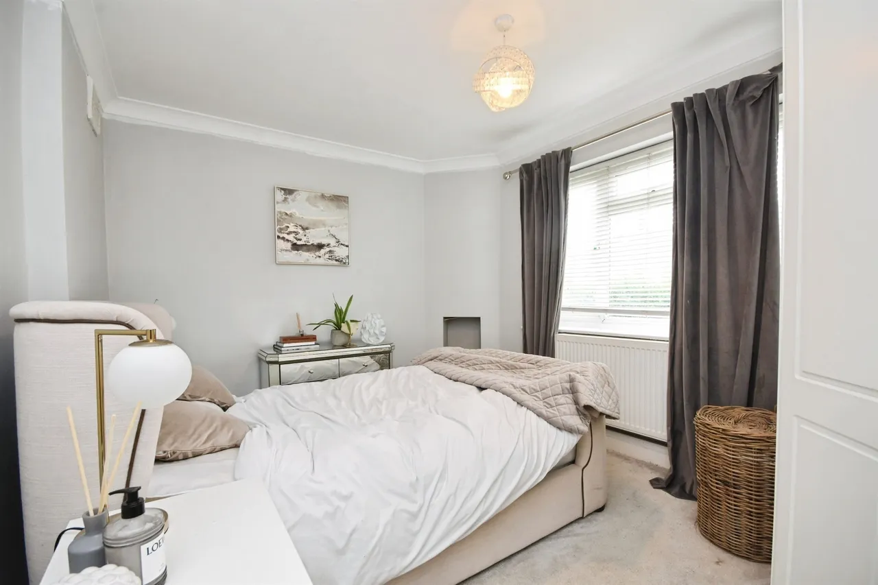 Cherry Avenue, Brentwood, photo 6