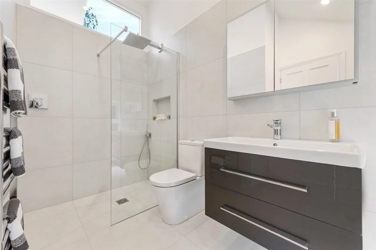 Links Lane, Pleasington, BB2, photo 28