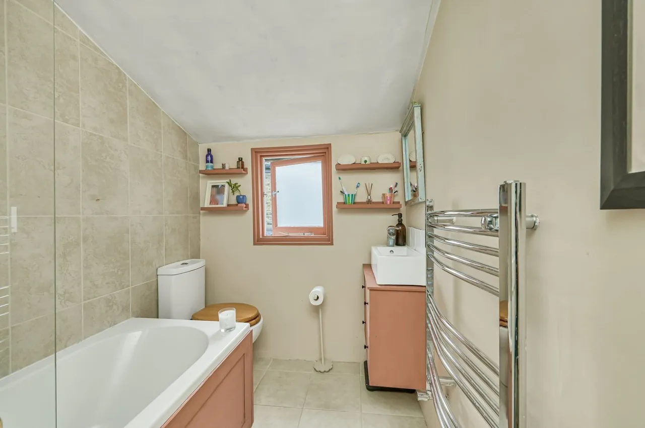 Wimbart Road, Brixton, SW2, photo 18