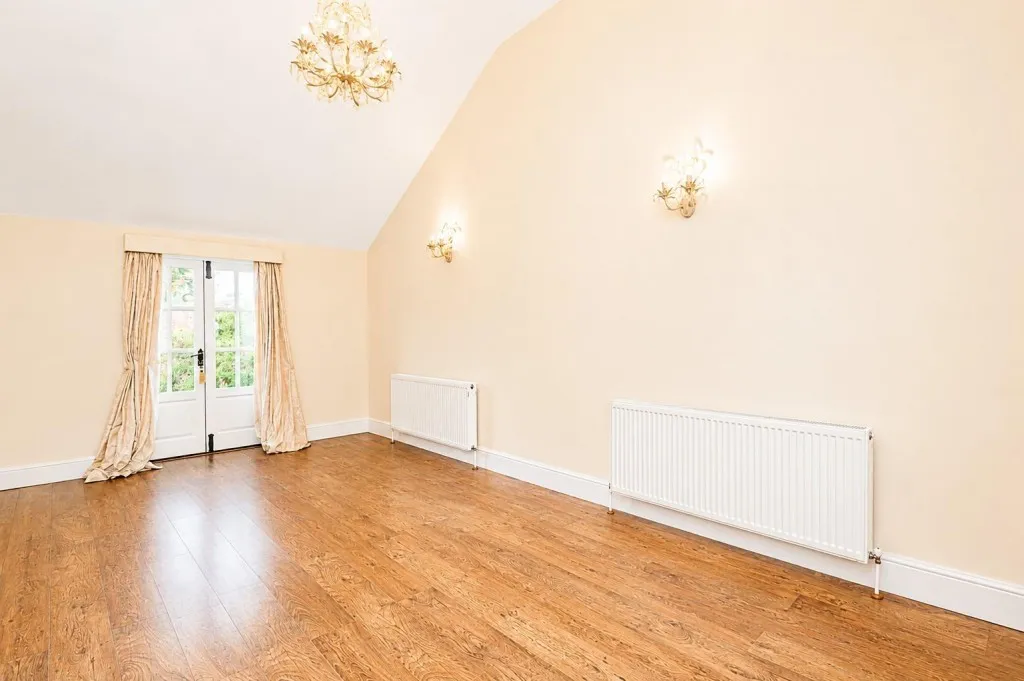Aldershot Road, Church Crookham, photo 5