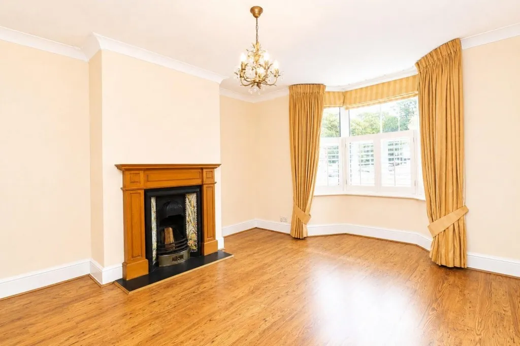 Aldershot Road, Church Crookham, photo 6