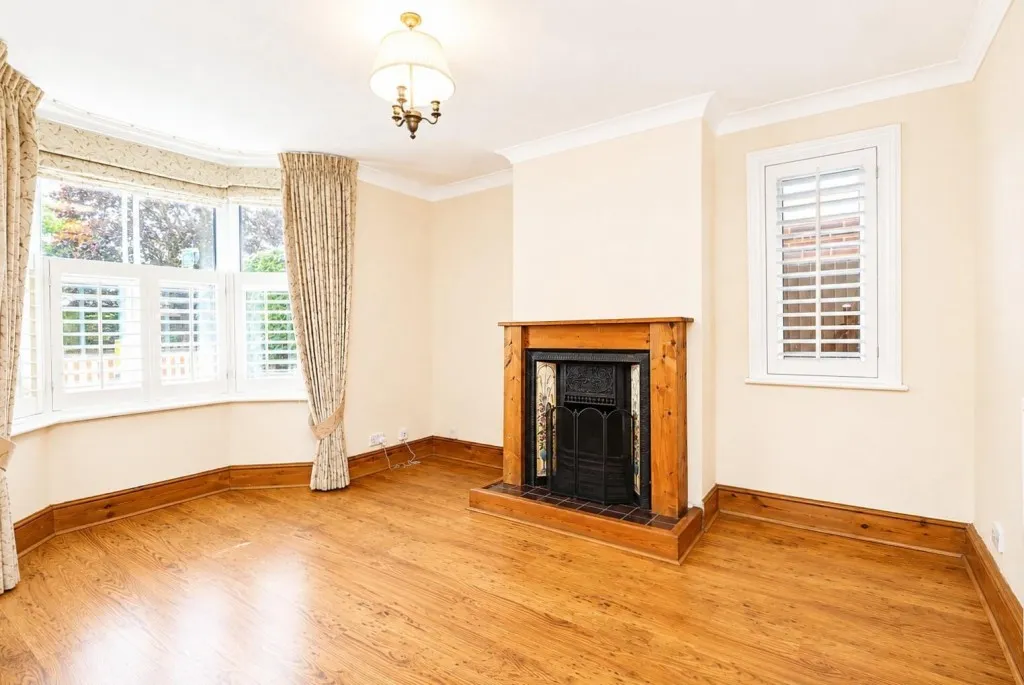 Aldershot Road, Church Crookham, photo 3