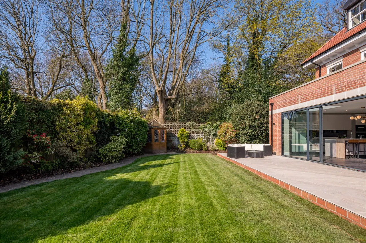 Fairgreen East, Cockfosters, Hertfordshire, EN4 0QR, photo 9