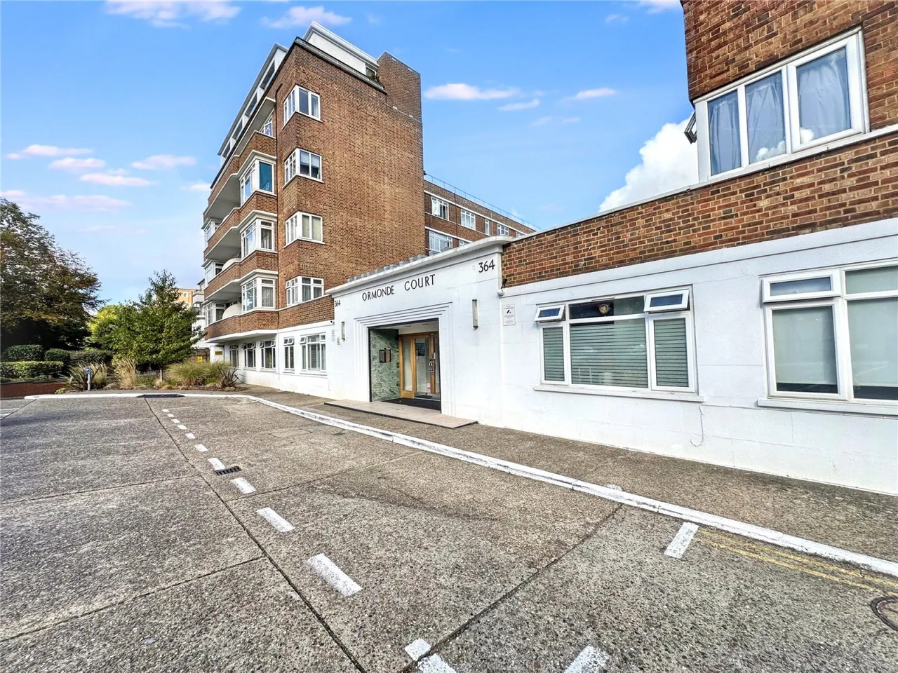 Upper Richmond Road, London, photo 15