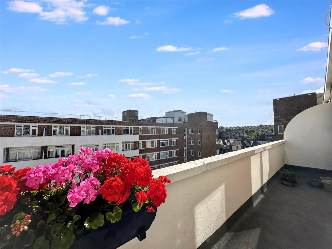 Upper Richmond Road, London, photo 11