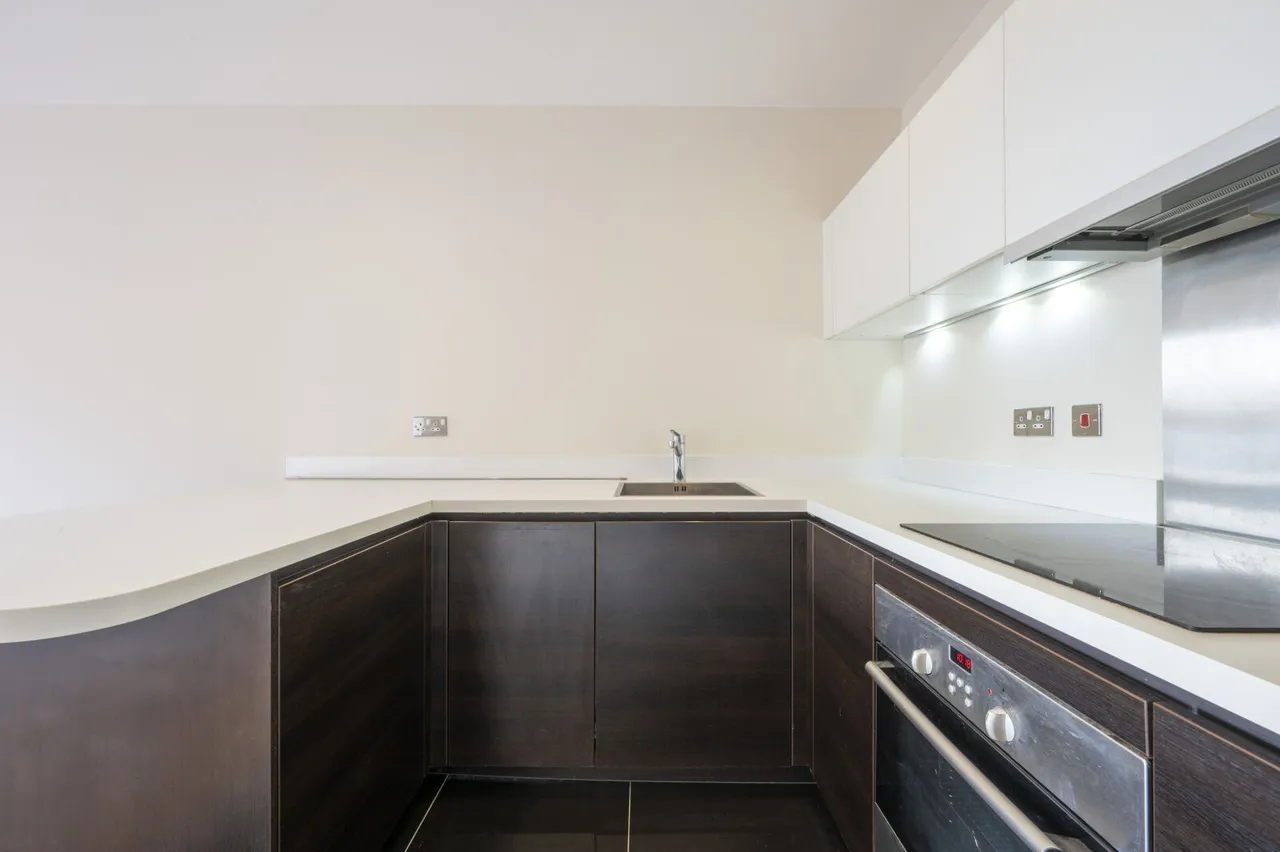 Coombe Lane, Raynes Park, SW20, photo 21