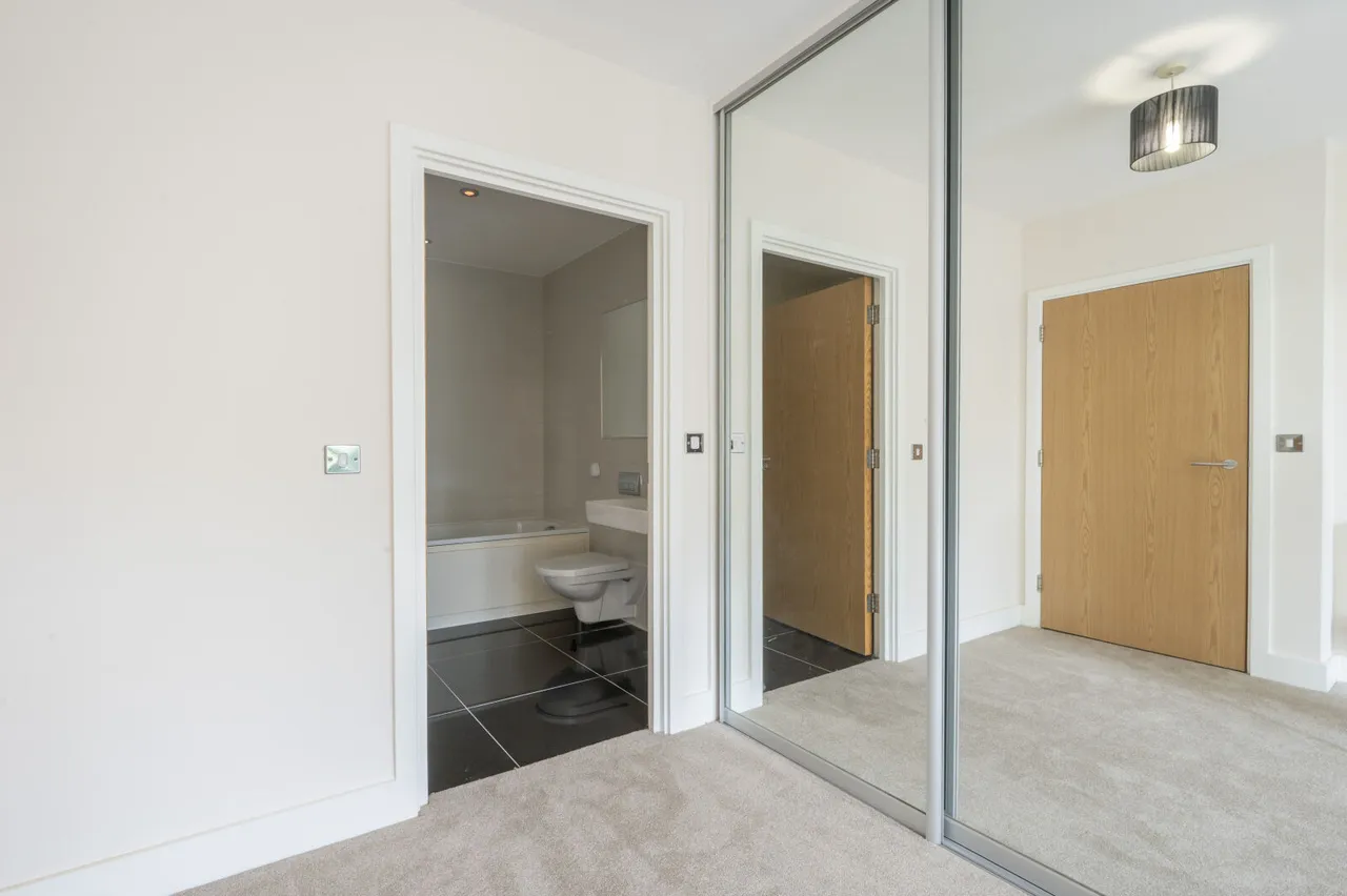 Coombe Lane, Raynes Park, SW20, photo 19