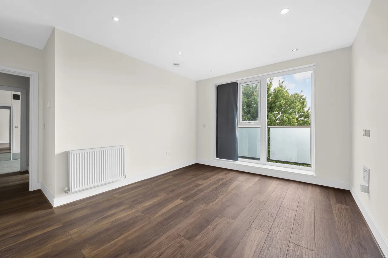 Coombe Lane, Raynes Park, SW20, photo 2