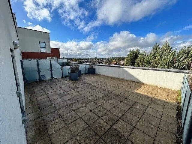 Coombe Lane, Raynes Park, SW20, photo 9