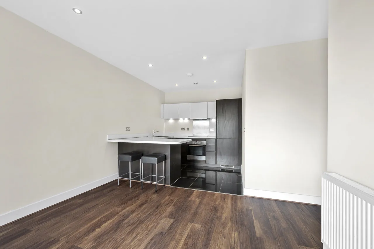 Coombe Lane, Raynes Park, SW20, photo 8