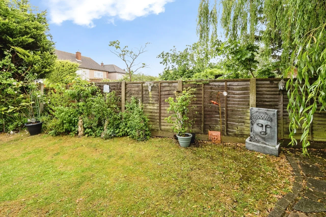 Acacia Gardens, Upminster, RM14, photo 32