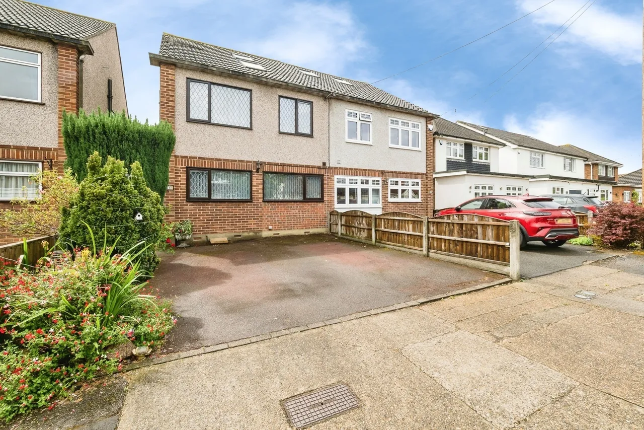 Acacia Gardens, Upminster, RM14, photo 31