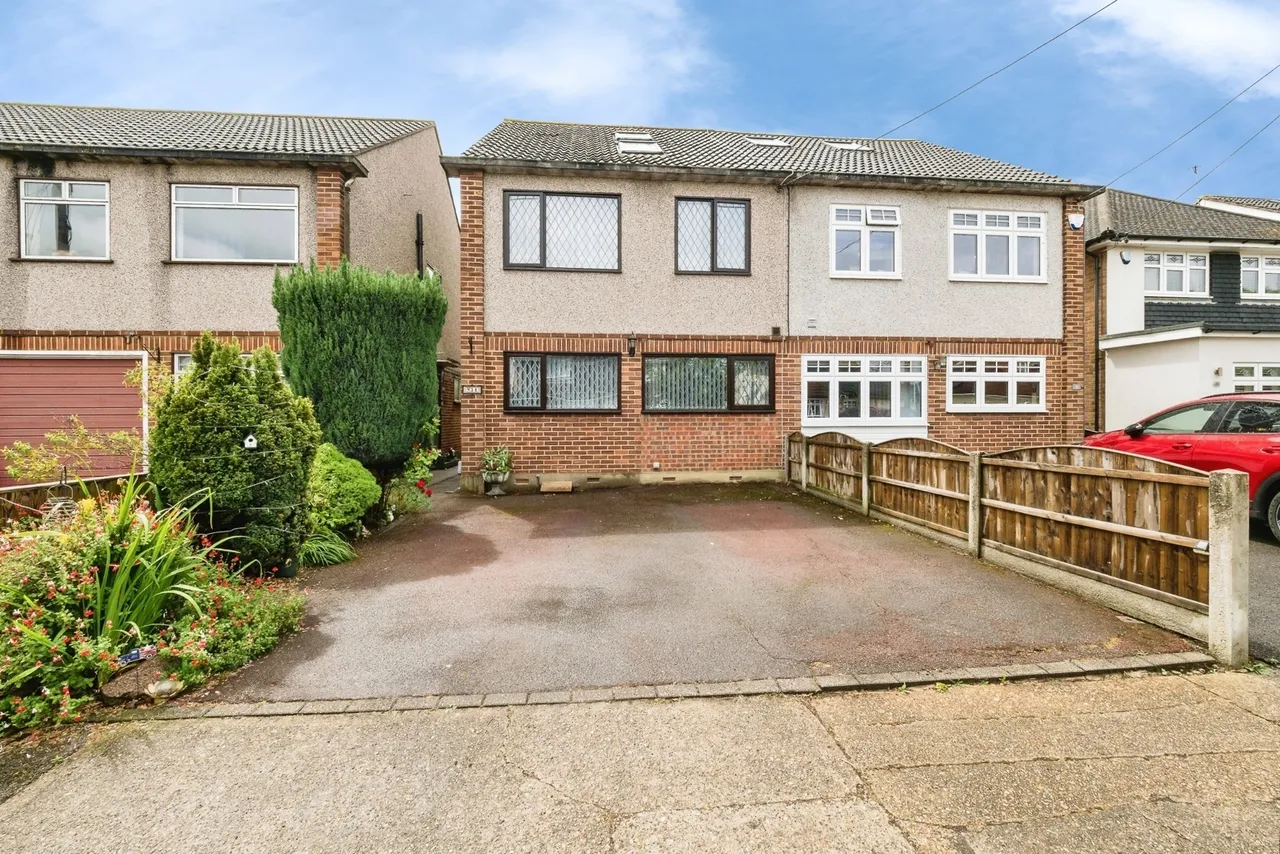 Acacia Gardens, Upminster, RM14, photo 3