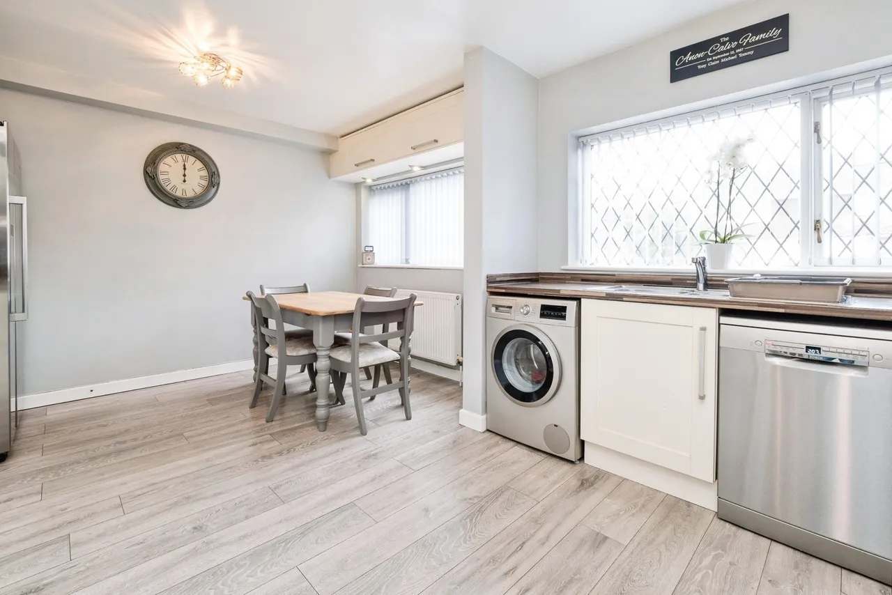 Acacia Gardens, Upminster, RM14, photo 24
