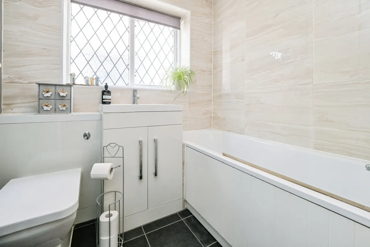 Acacia Gardens, Upminster, RM14, photo 11