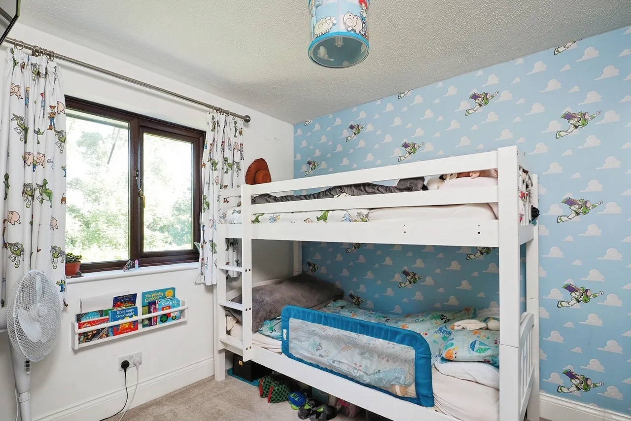 Jayne Close, Wollaton, Nottingham, NG8, photo 15