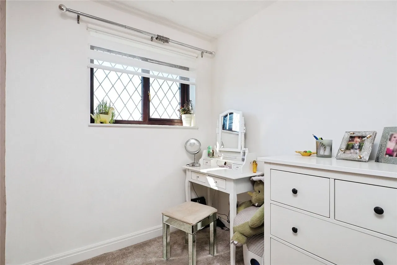 Jayne Close, Wollaton, Nottingham, NG8, photo 16