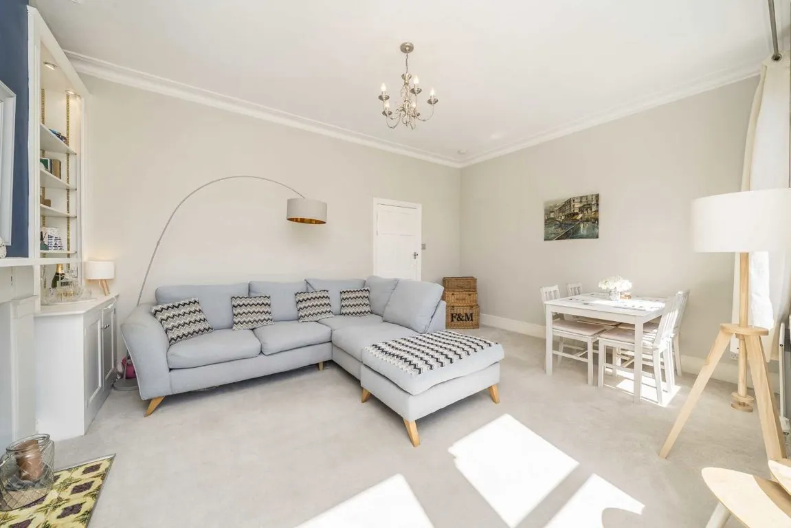 Loubet Street, SW17, photo 10