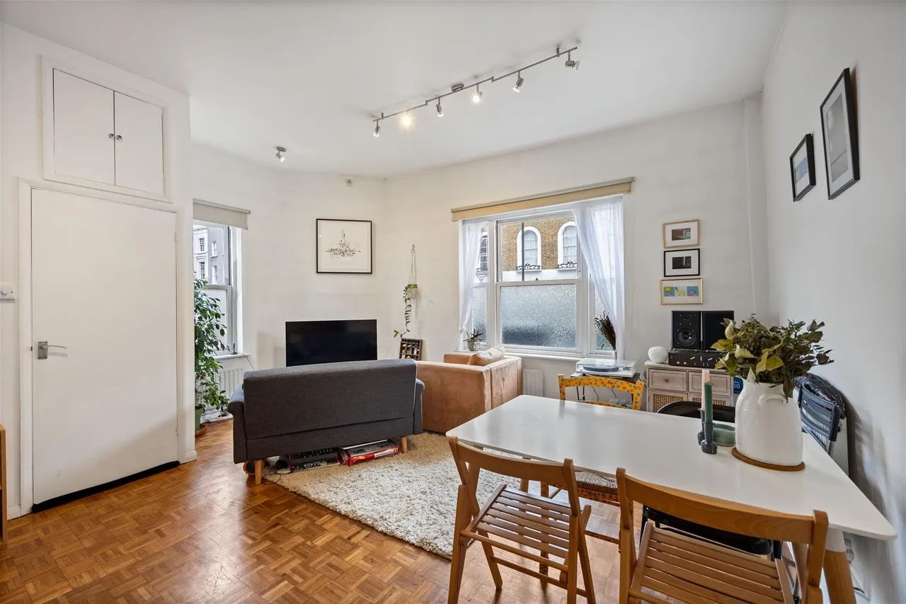 1 bed flat for sale — Grafton Road Kentish Town, London NW5 3DX