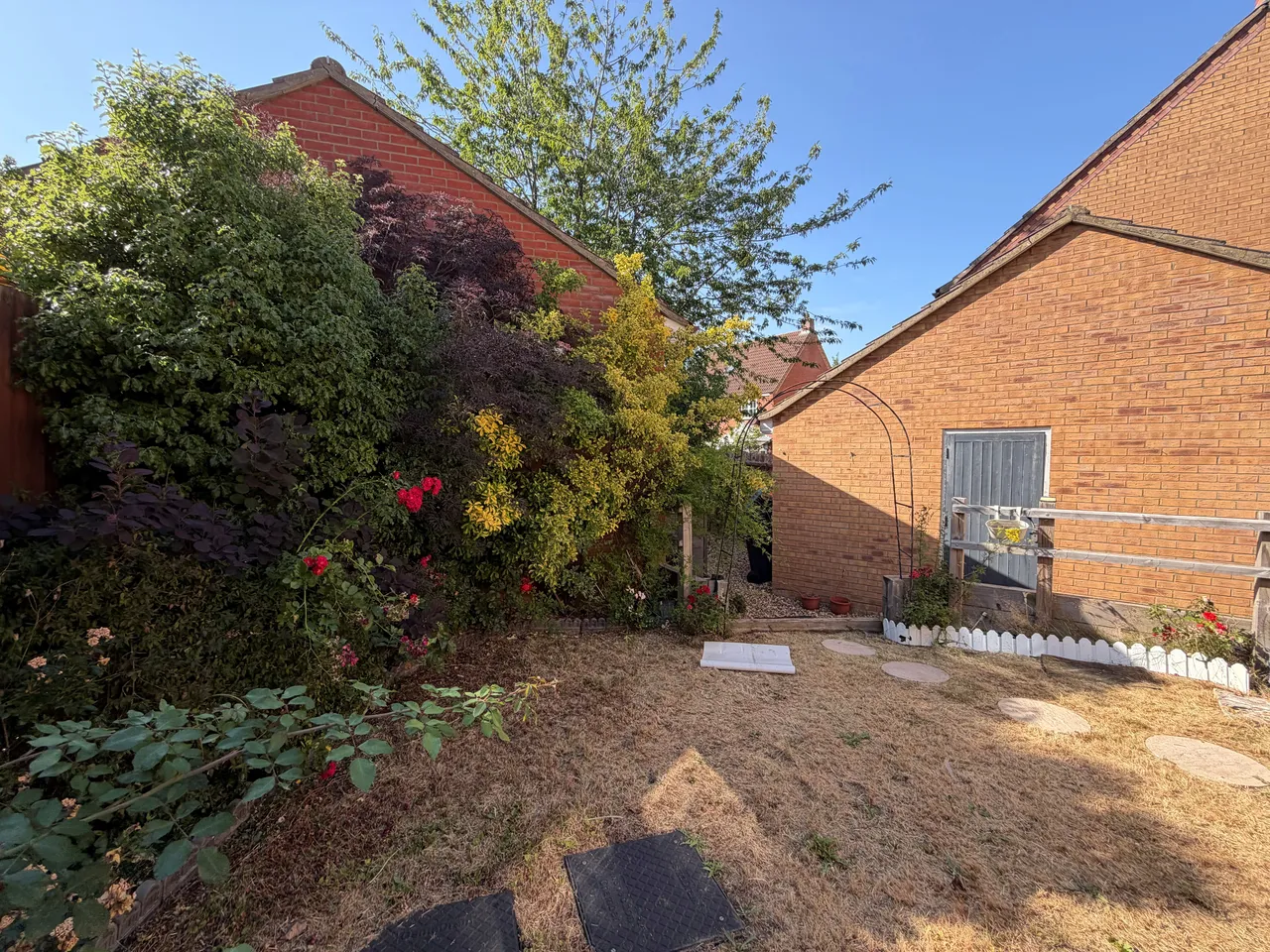 O'Neill Road, Grange Farm, photo 7
