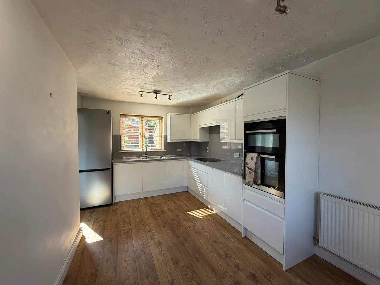 O'Neill Road, Grange Farm, photo 3